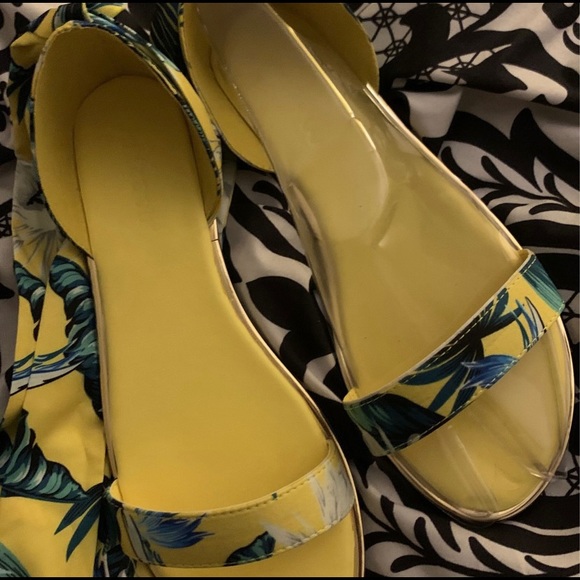 Floral sandals - Picture 2 of 2